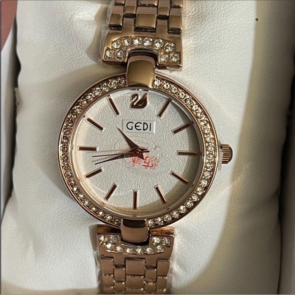 gedi Accessories - Gedi Gold Watch with Crystal Accents and Metal Link Bracelet